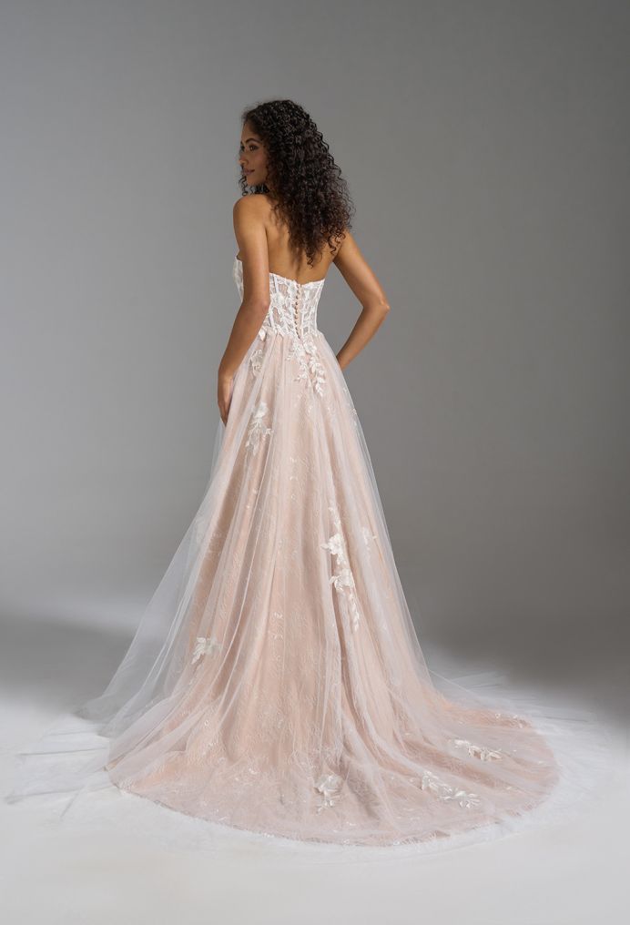 AW Isha Wedding Wedding Dresses image4