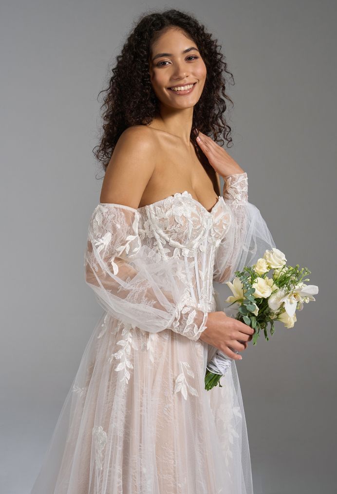 AW Isha Wedding Wedding Dresses image5