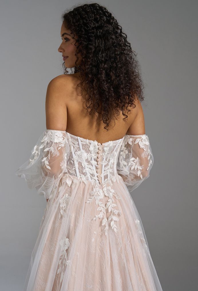 AW Isha Wedding Wedding Dresses image6